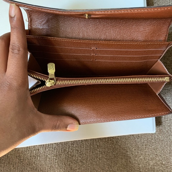Authentic Louis Vuitton Sarah Wallet - Picture 4 of 5